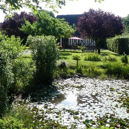 Le Pressoir בית אירוח